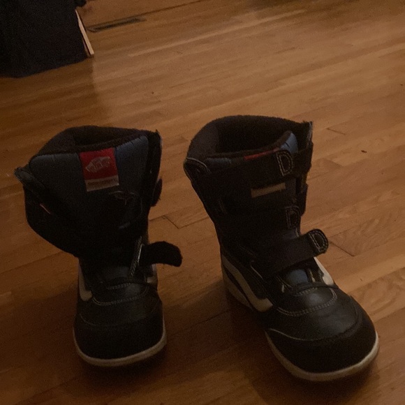 Vans winter boots size 5 - Picture 2 of 4